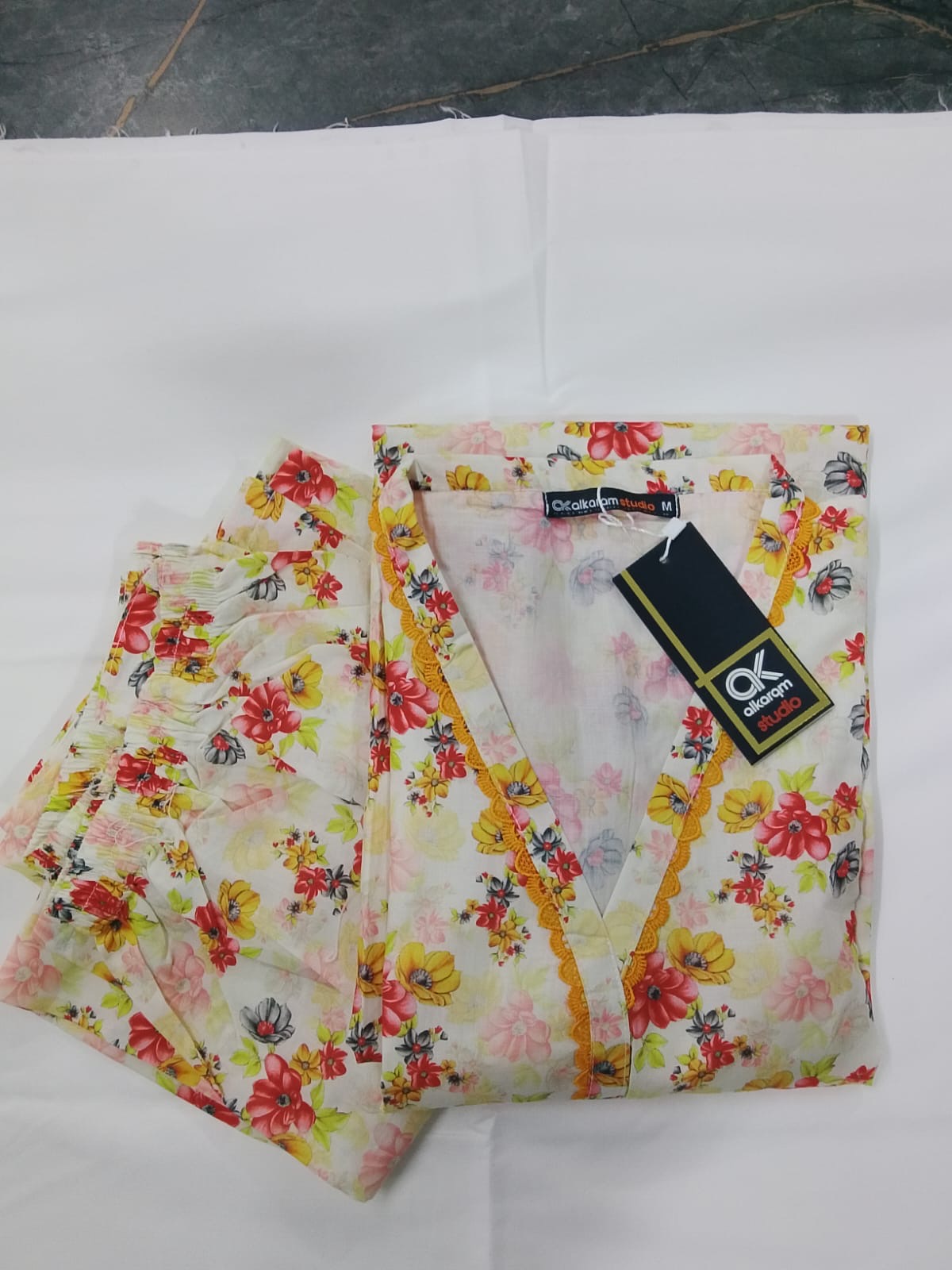 Alkaram Stitched Lawn Cords Set π₯ Available in Medium & Large Sizes β Elegant, Comfortable & Ready to Wear.