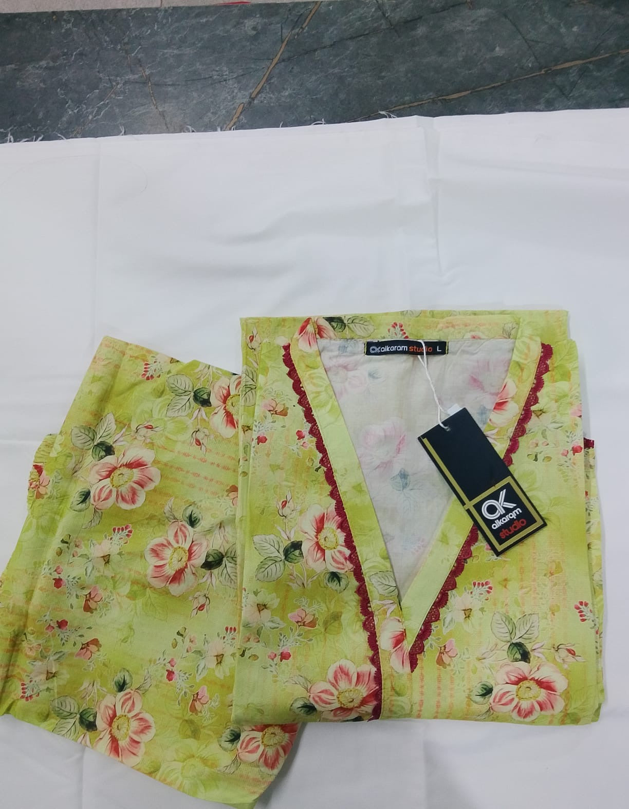 Alkaram Stitched Lawn Cords Set π₯ Available in Medium & Large Sizes β Elegant, Comfortable & Ready to Wear.
