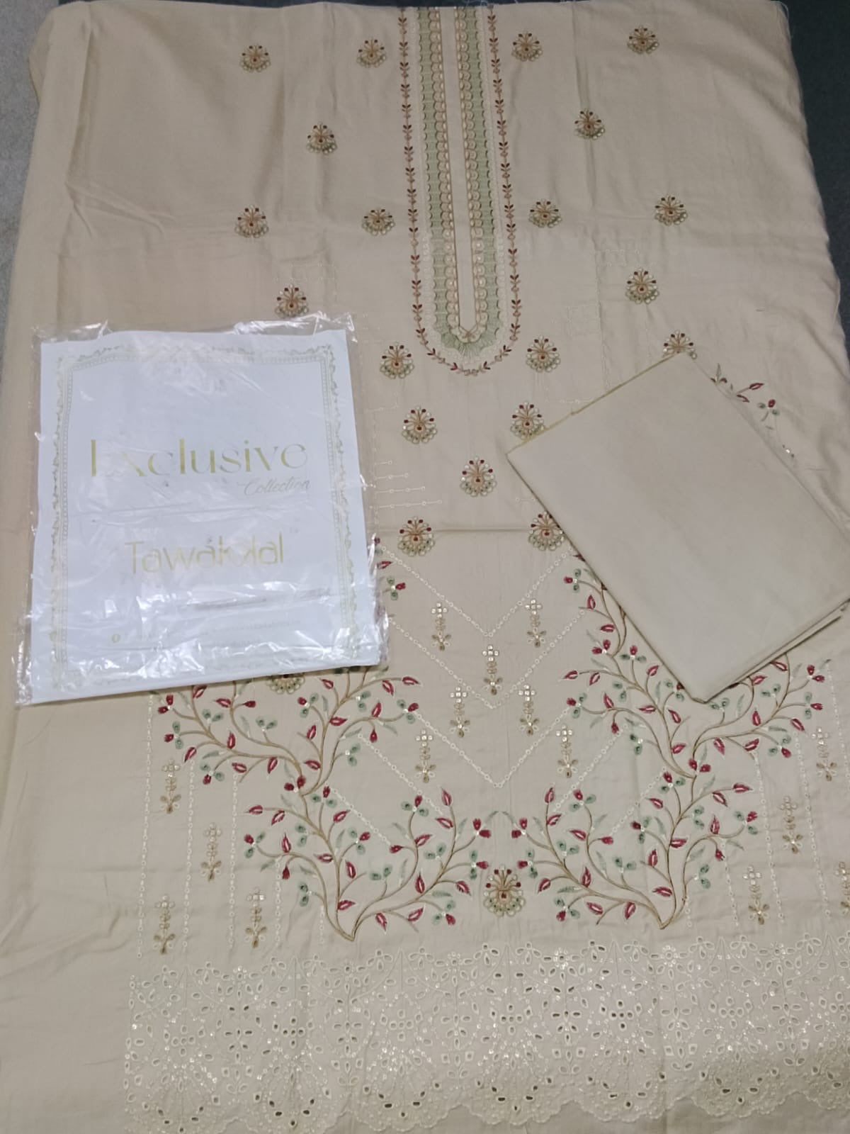 Tawakkal Original π―πΈ 2 Piece Embroidered Lawn Collection πΈ