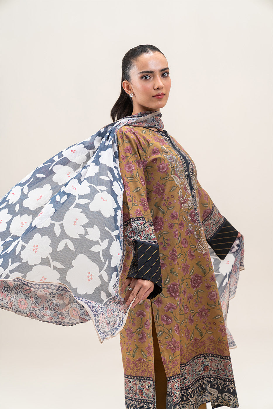 Beechtree Unstitched Lawn 3P β¨π