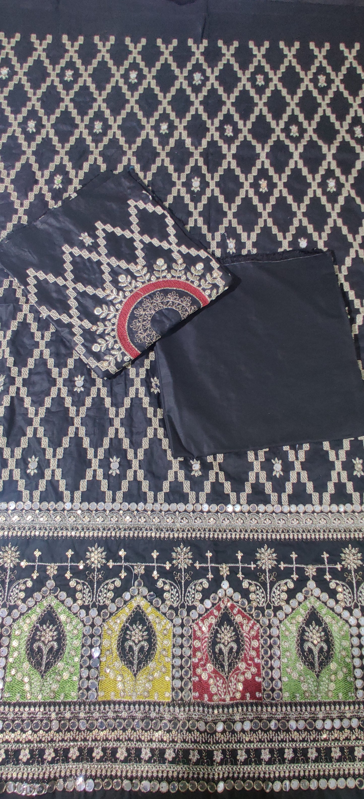 Saqafat Embroidery Shirt 👗