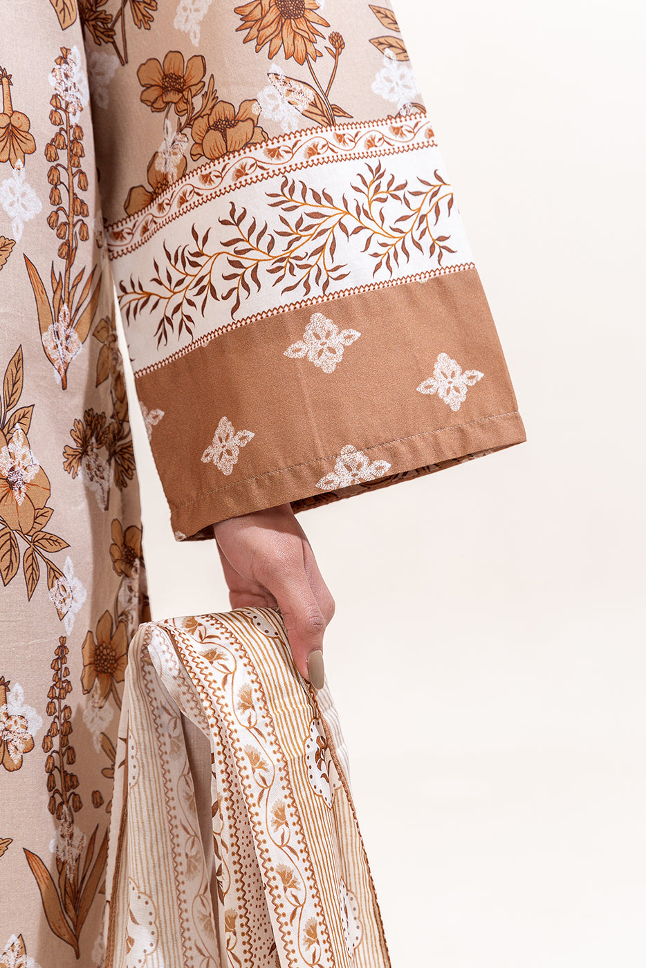 Beechtree Unstitched Lawn 3P β¨π