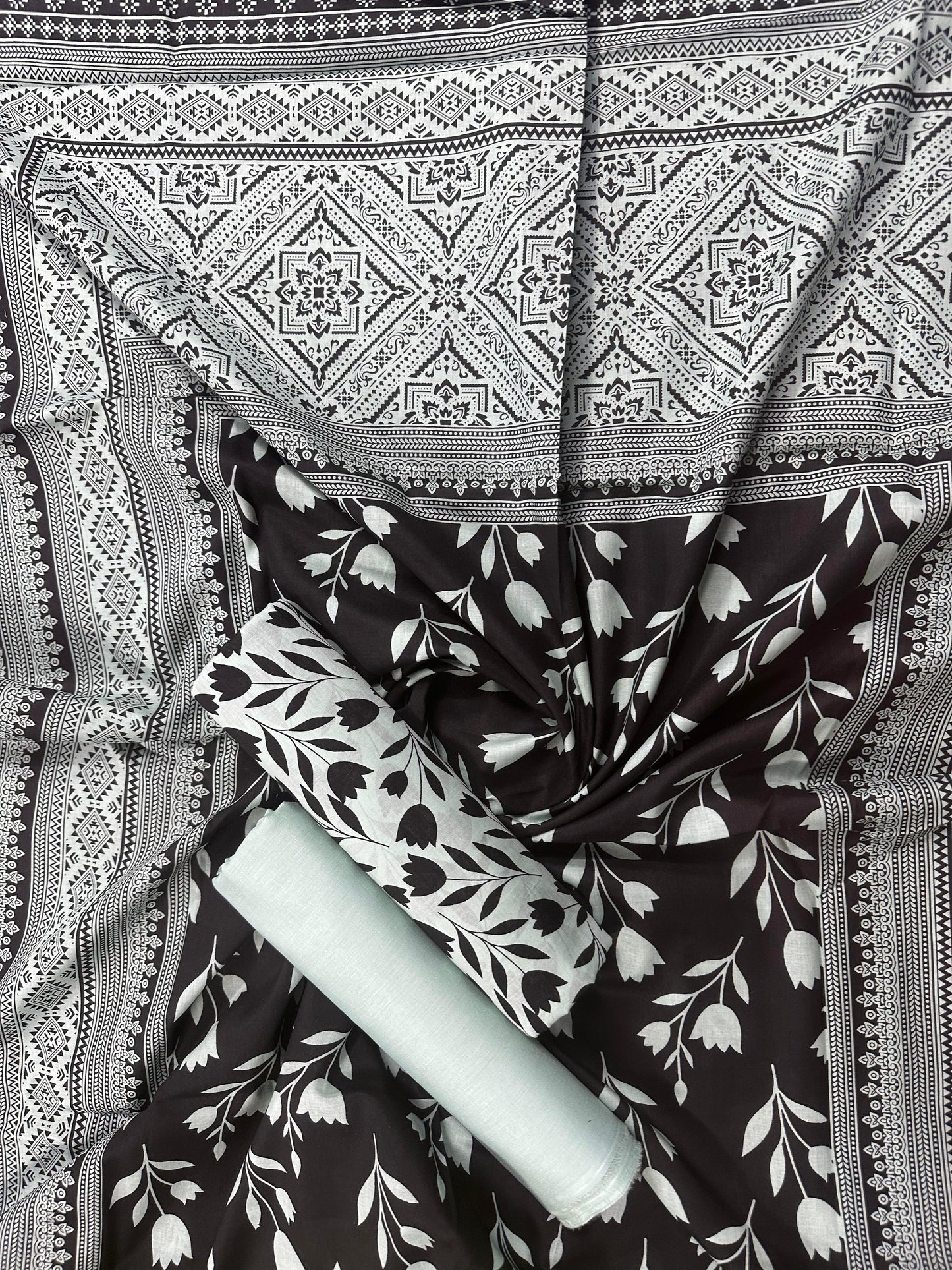Five Star Classic D-10 โ 3PCS Unstitched Lawn Collection