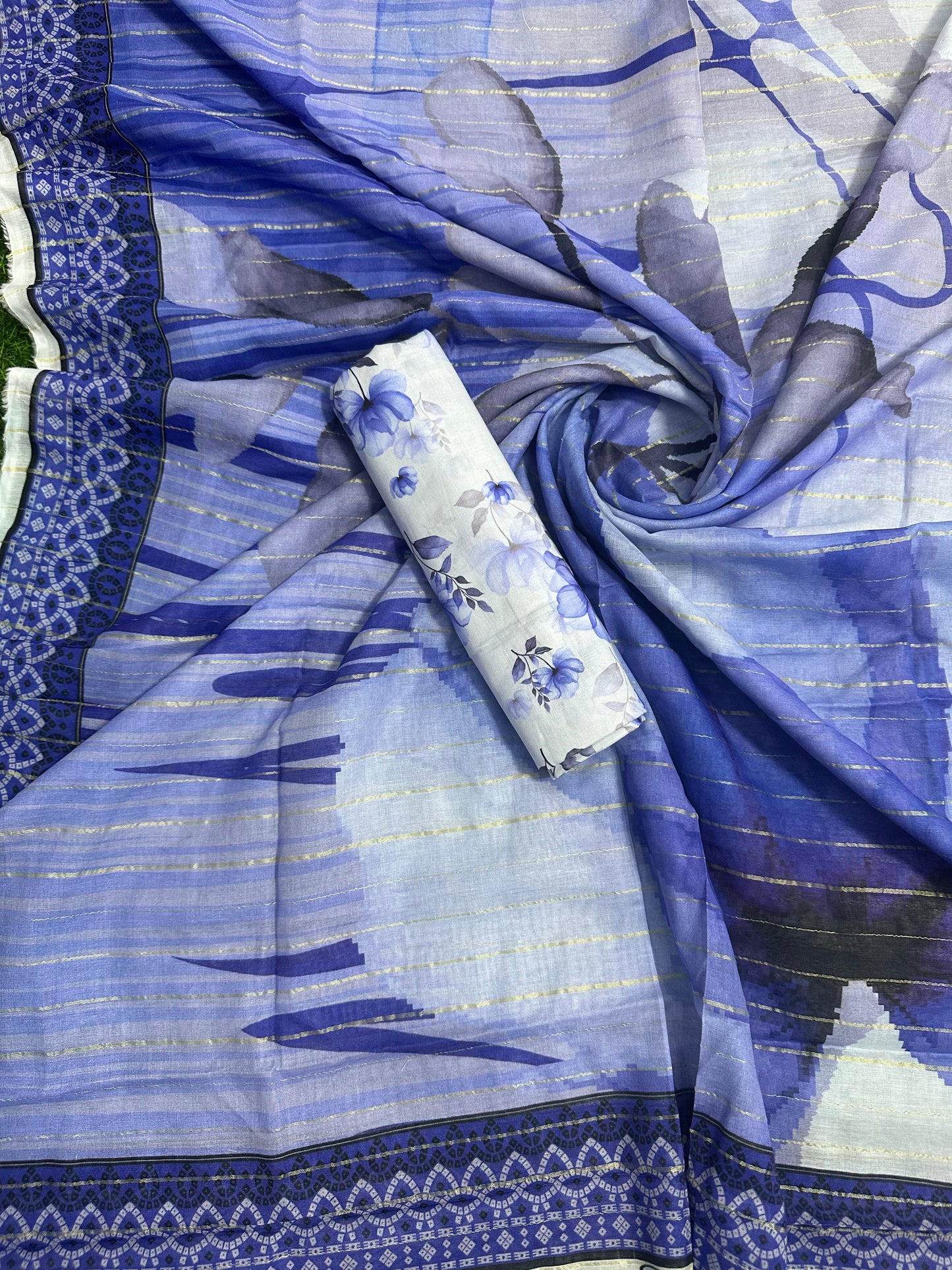 Pure Lawn D-04 (S+D) 2PCs Unstitched Collection