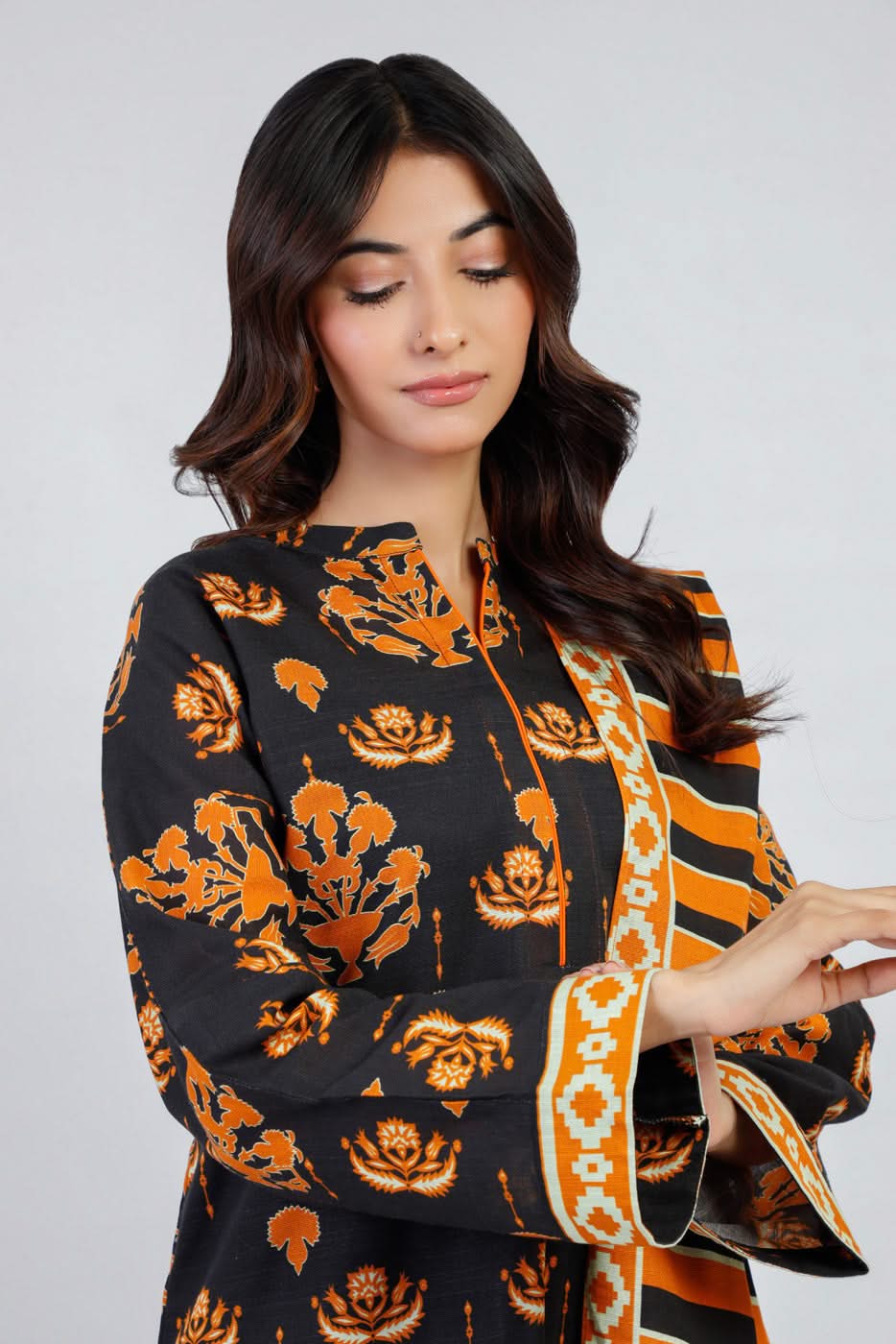 Alkaram Digital Printed Lawn 3 Piece 😉🧡