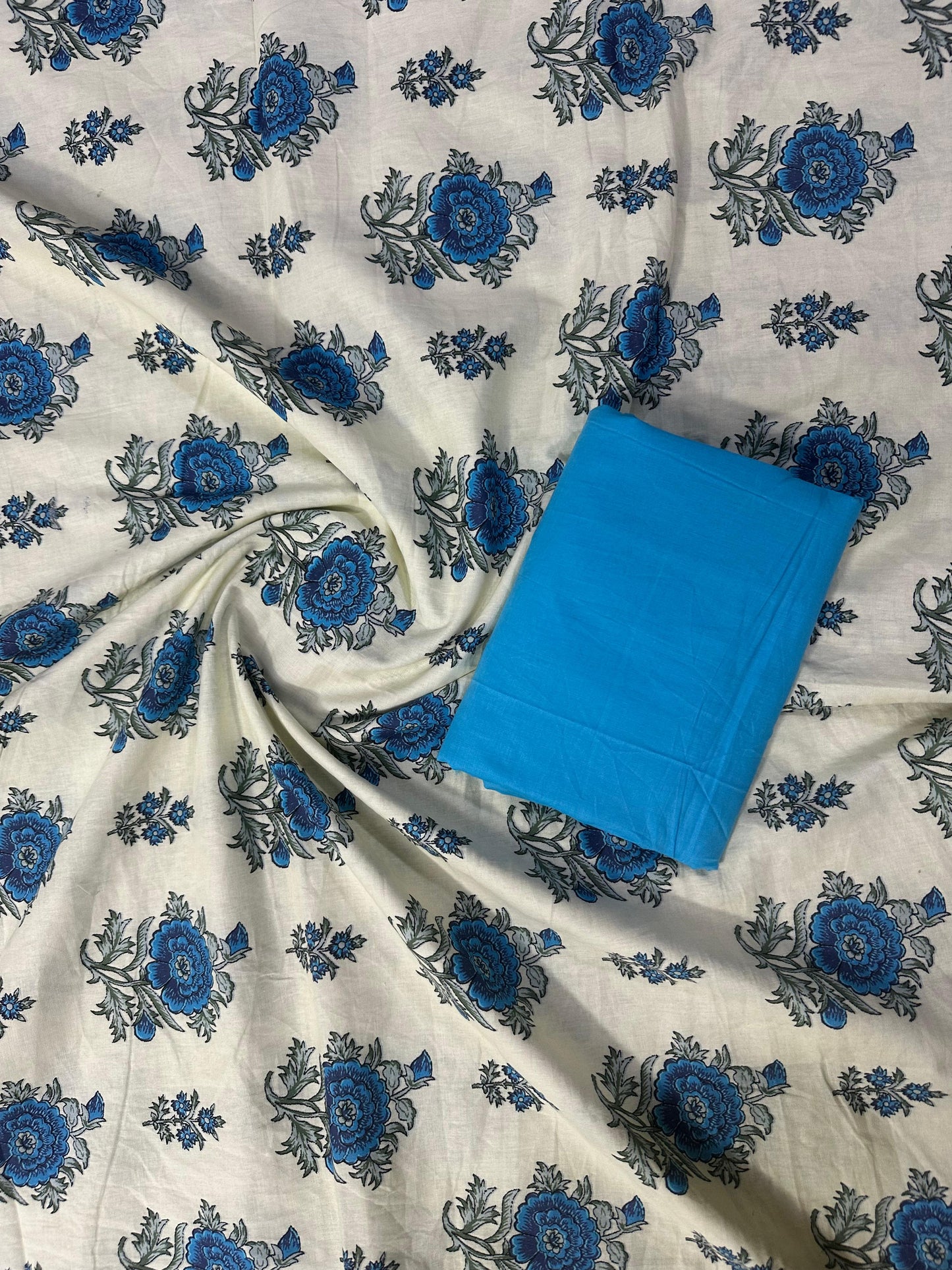 🧣 Alkaram Lawn Cotton 100% Original 2-Piece Collection by Alkaram Textile ❄️