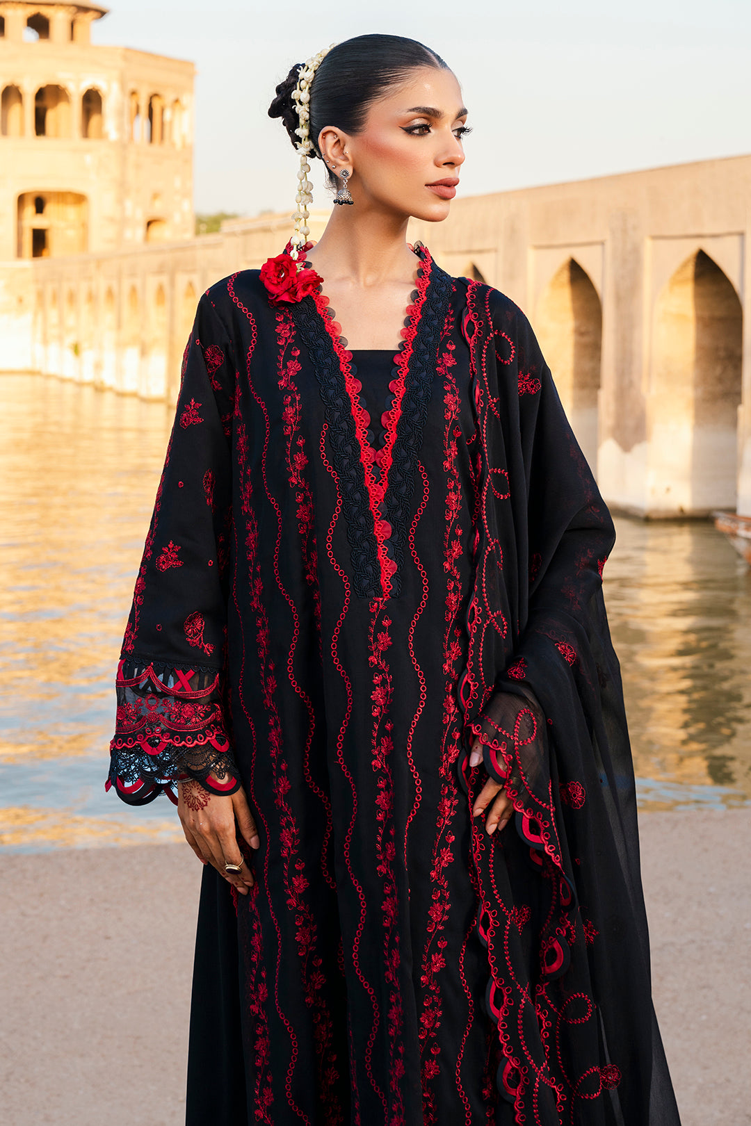Zellbury Signature Luxury Festive Edit 2025 WUS25E30822 3 Piece â¤ď¸