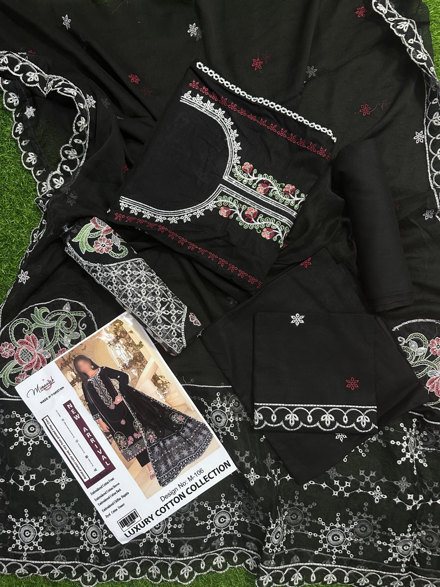 Minaaish DN # M-107 3Pcs Unstitched Embroidery Cotton Collection