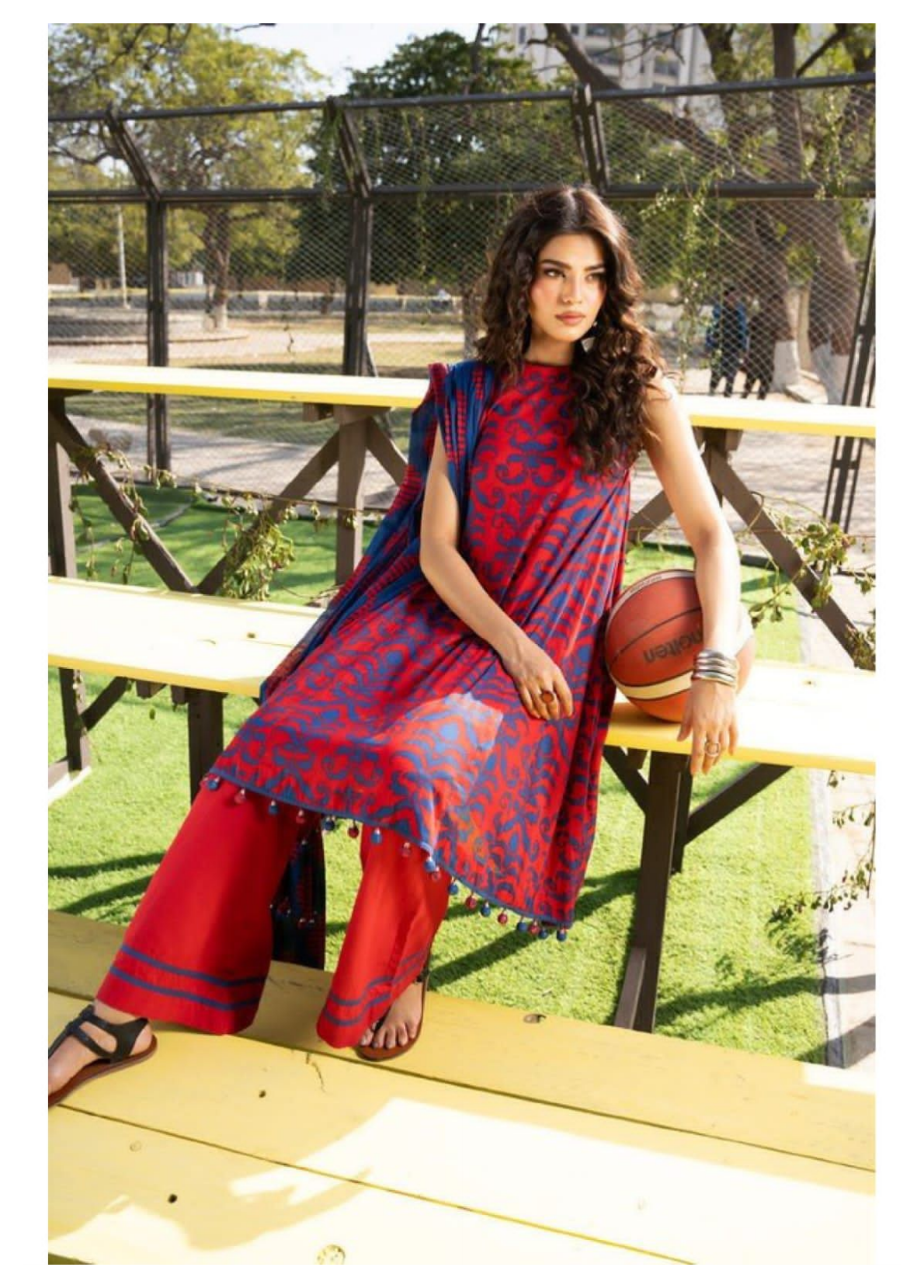 Alkaram Digital Printed Lawn 3 Piece 😉🧡