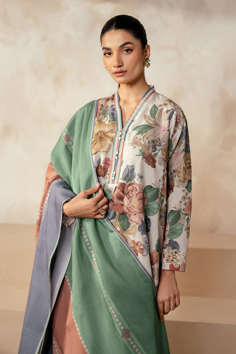 Buy Maria.B Randomly in Wholesale 🔥 Unstitched Without Choice Printed 3 Piece 🥳 Soft Lawn 😍 Same Print Shirt Trouser in Wholesale ✅🌟🎉