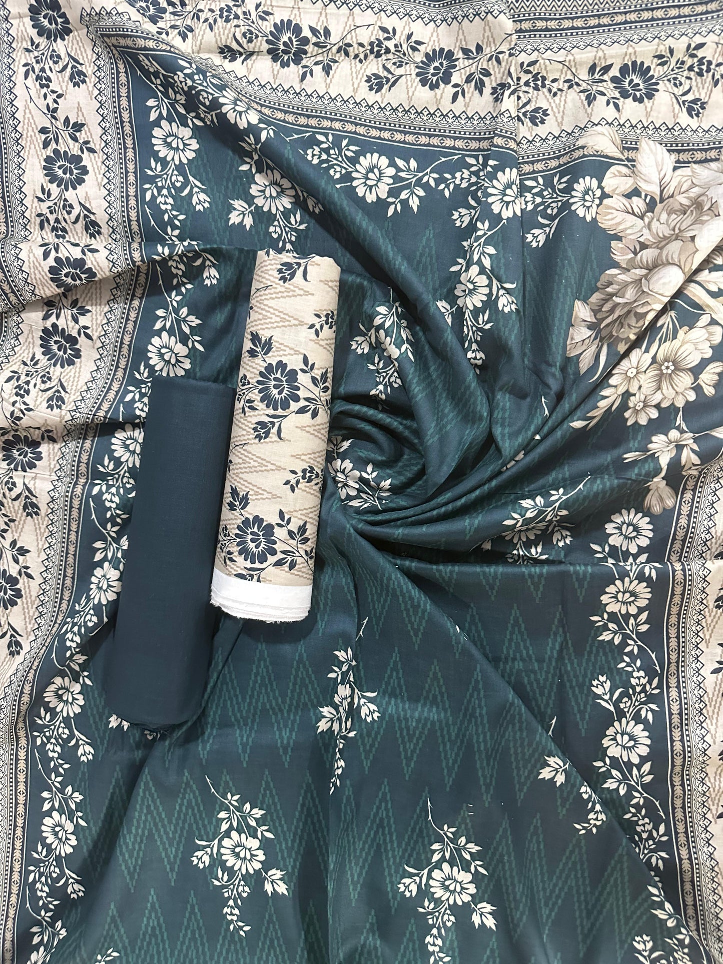Five Star Classic D-4 โ 3PCS Unstitched Lawn Collection