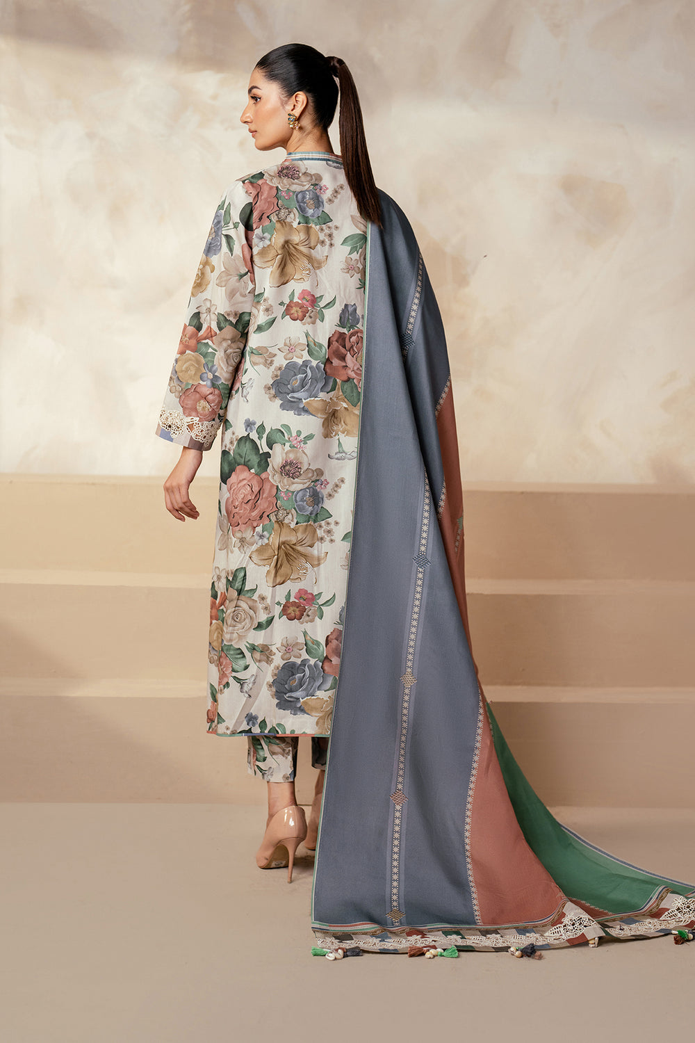 Buy Maria.B Randomly in Wholesale 🔥 Unstitched Without Choice Printed 3 Piece 🥳 Soft Lawn 😍 Same Print Shirt Trouser in Wholesale ✅🌟🎉