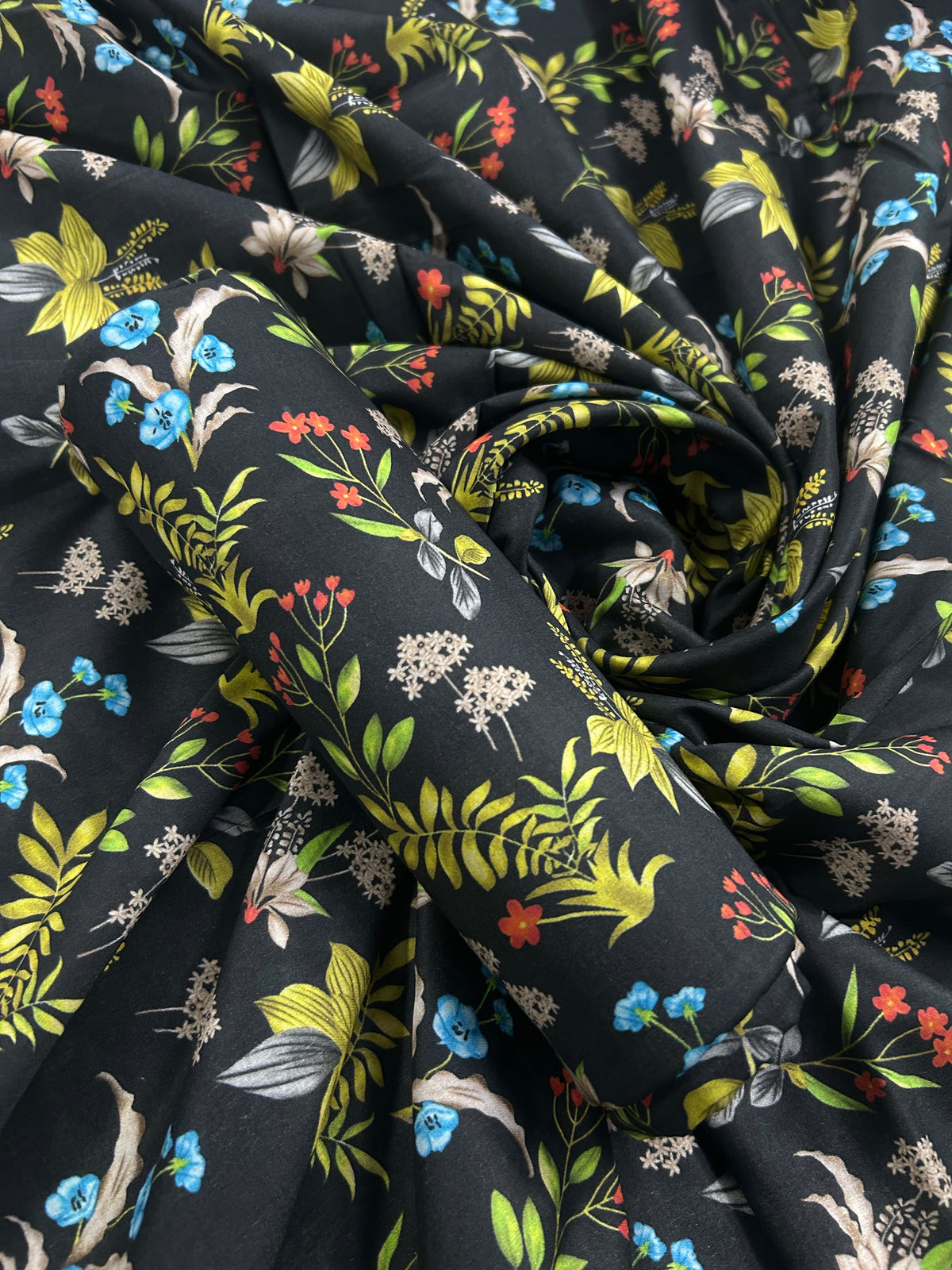 Mi Creation By Dr.Haris Lawn Black 2Pcs