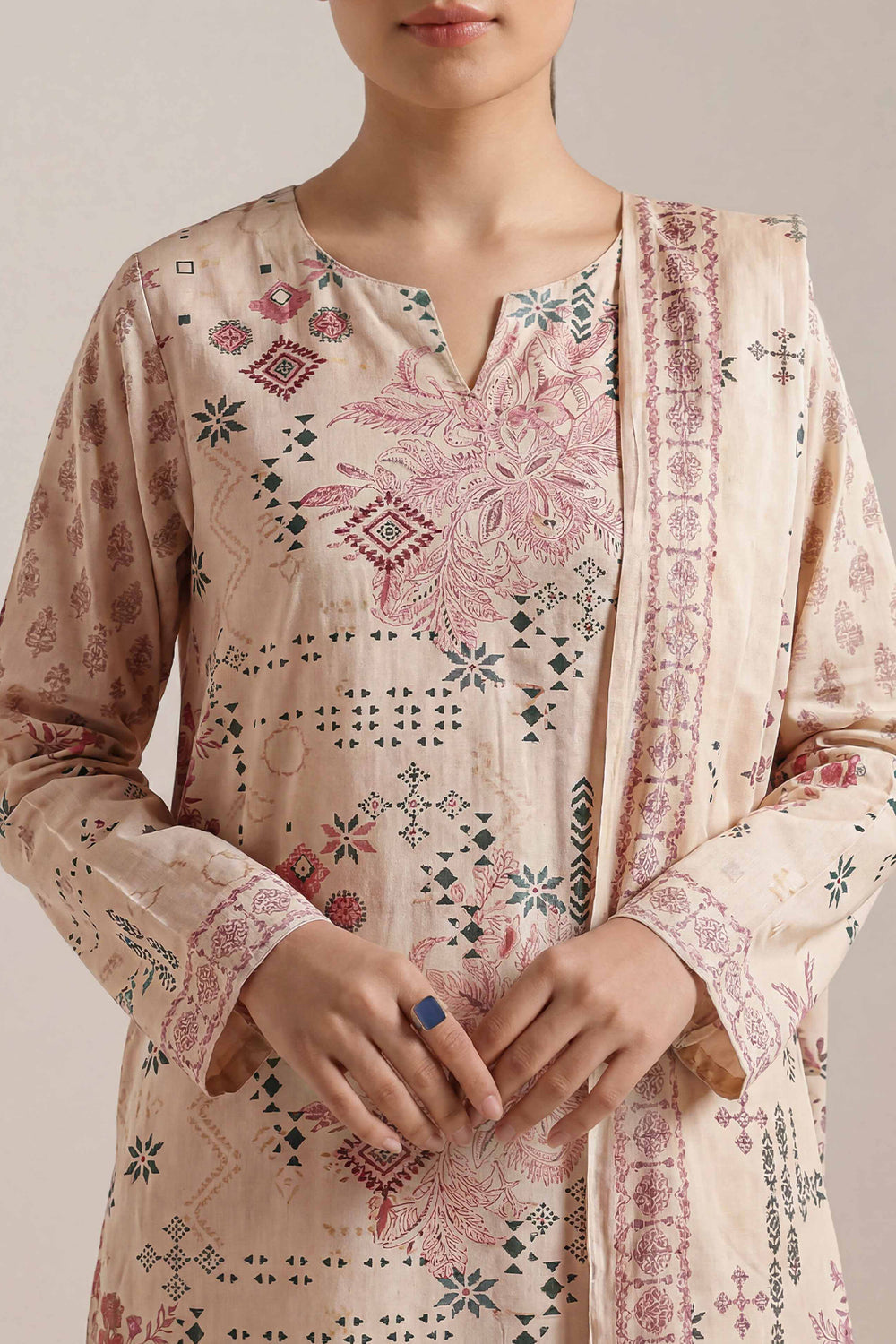 SAYA D.C:-U01-26219-P01A - 3 Piece Printed Lawn Collection
