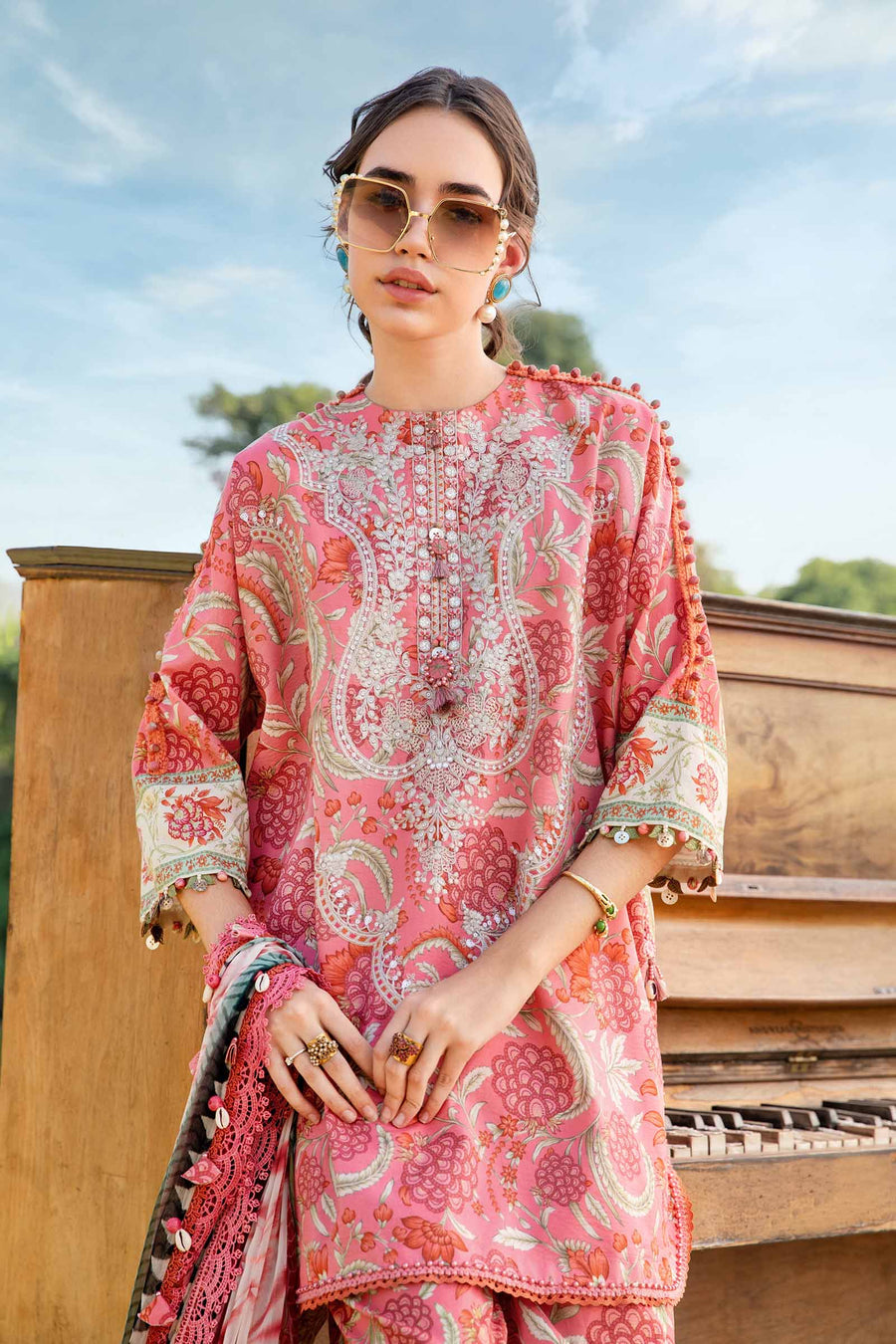 Buy Maria.B Randomly in Wholesale 🔥 Unstitched Without Choice Printed 3 Piece 🥳 Soft Lawn 😍 Same Print Shirt Trouser in Wholesale ✅🌟🎉