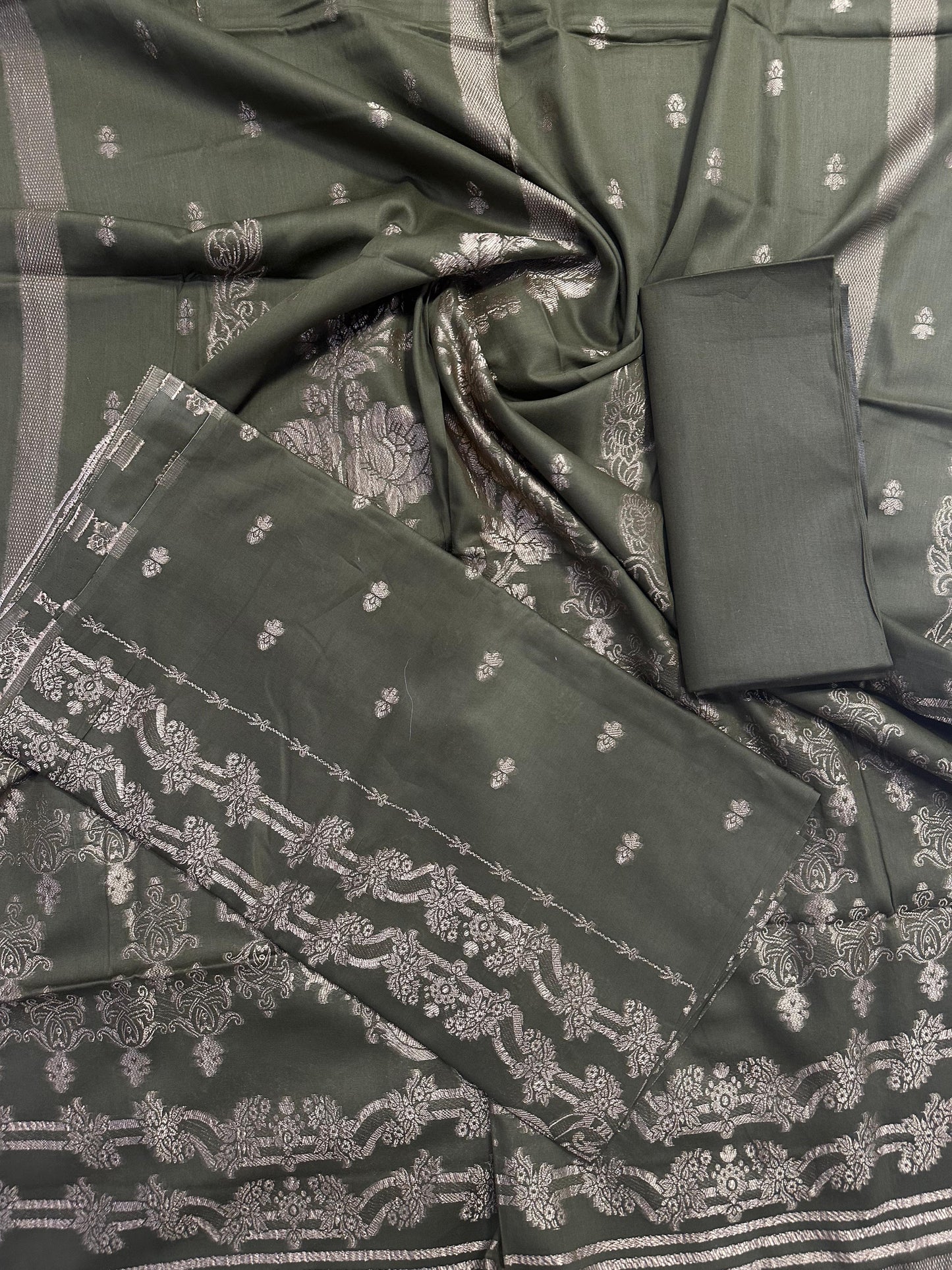 Tawakkal Unstitched Jacquard 3-Piece Collection