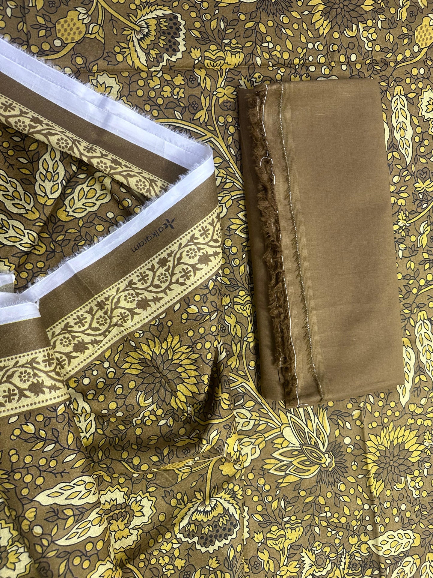 Alkaram Studio Presents – 2PC Collection S+T D#06