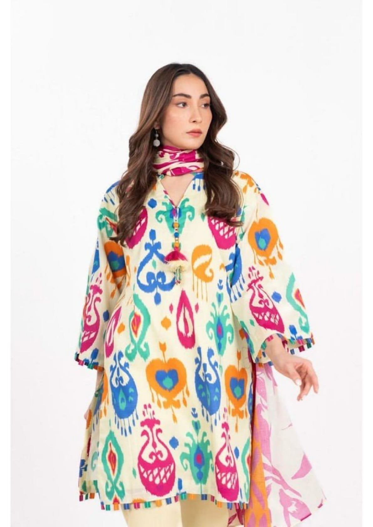 Alkaram Digital Printed Lawn 3 Piece ๐๐งก