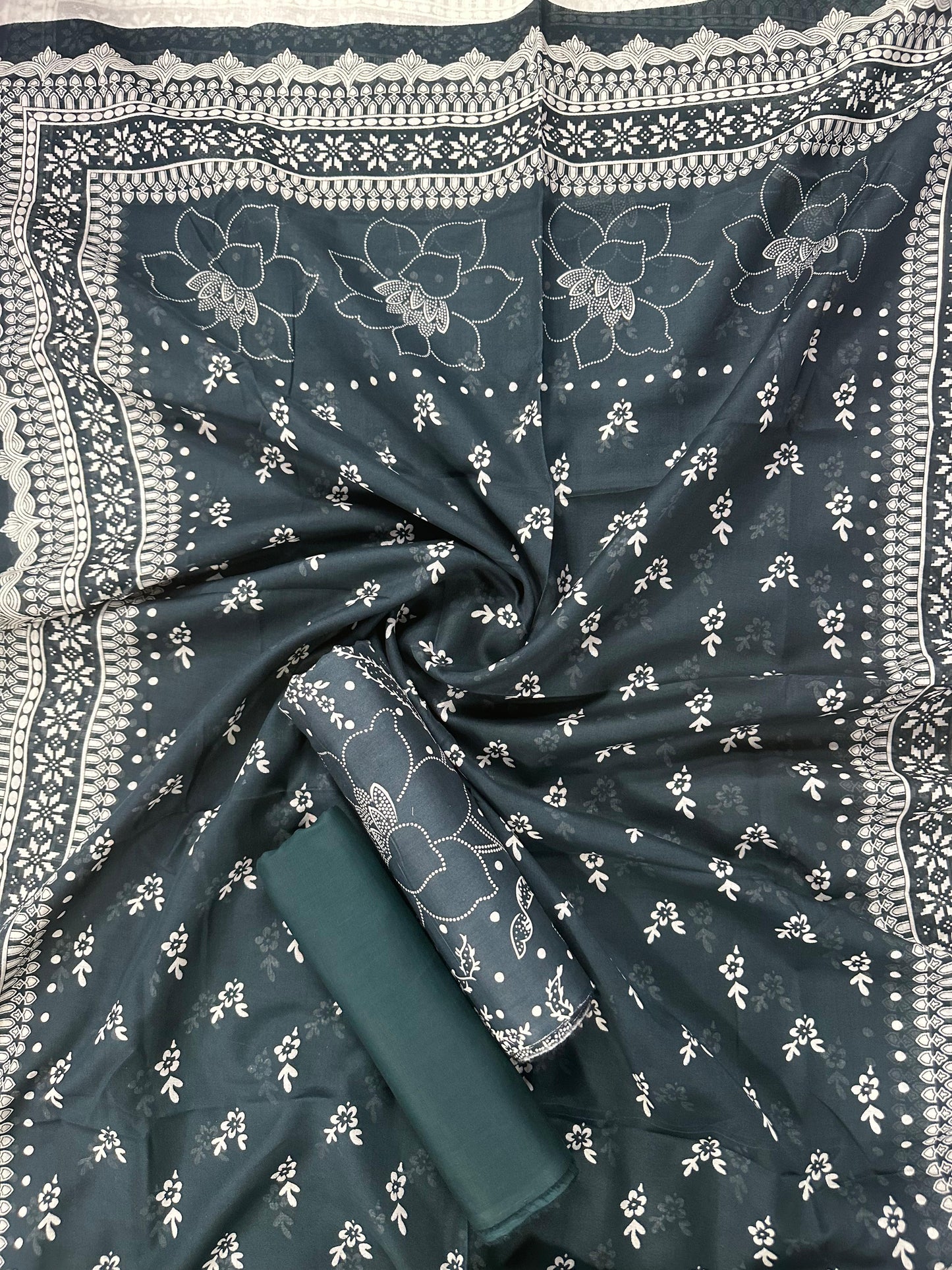 Five Star Classic D-7 โ 3PCS Unstitched Lawn Collection