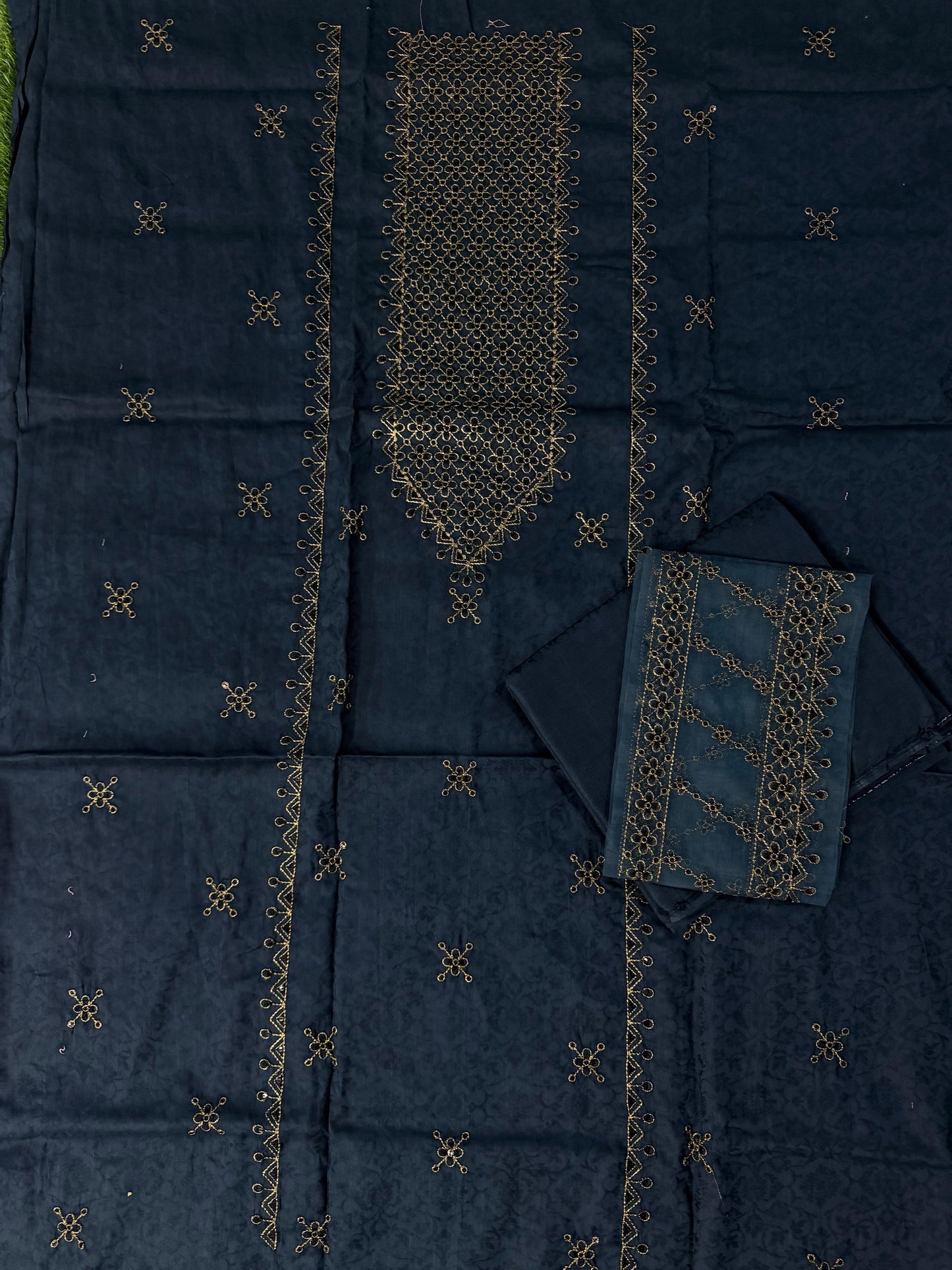 π©΅ Saqafat NAVY β 100% Original 2PC Embroidered Unstitched Lawn πΈ