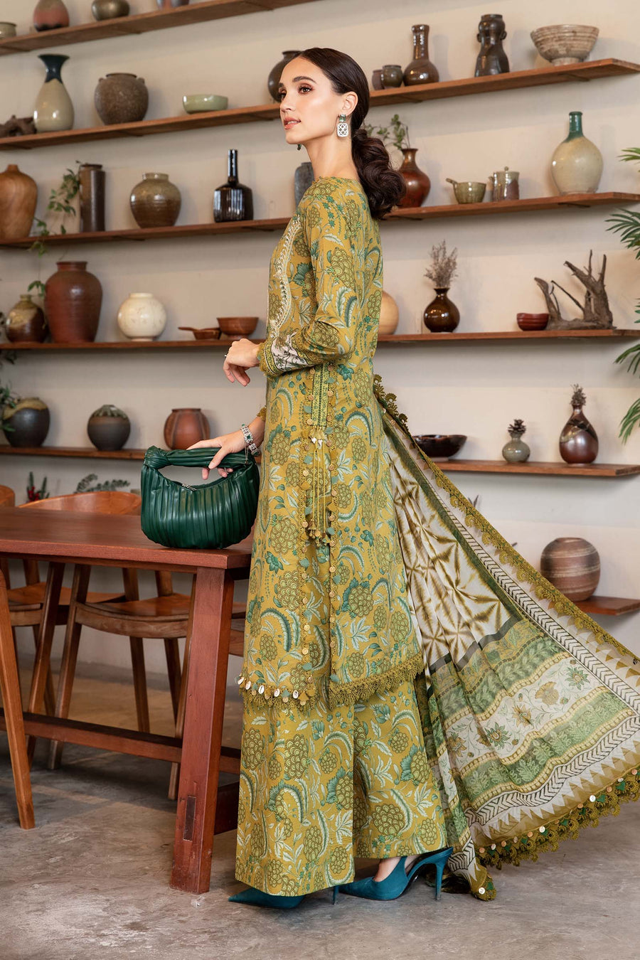 Buy Maria.B Randomly in Wholesale 🔥 Unstitched Without Choice Printed 3 Piece 🥳 Soft Lawn 😍 Same Print Shirt Trouser in Wholesale ✅🌟🎉