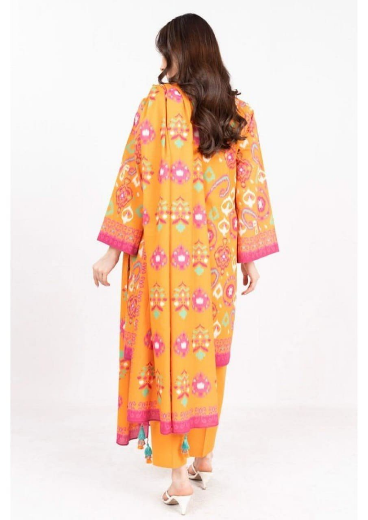 Alkaram Digital Printed Lawn 3 Piece ๐๐งก