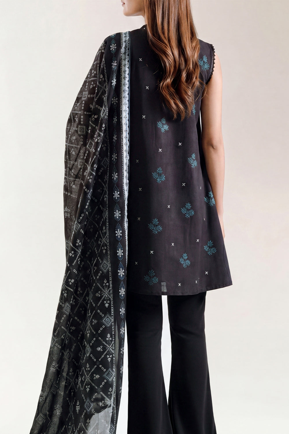 SAYA D.C:-U01-26147-P04A - 3 Piece Printed Lawn Collection