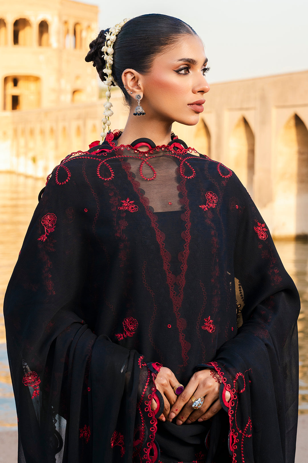 Zellbury Signature Luxury Festive Edit 2025 WUS25E30822 3 Piece â¤ď¸