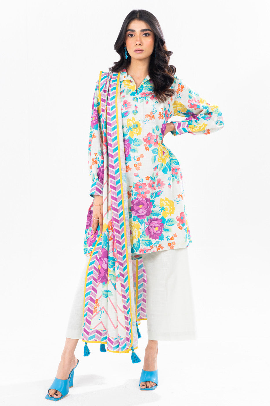 Alkaram Digital Printed Lawn 3 Piece 😉🧡