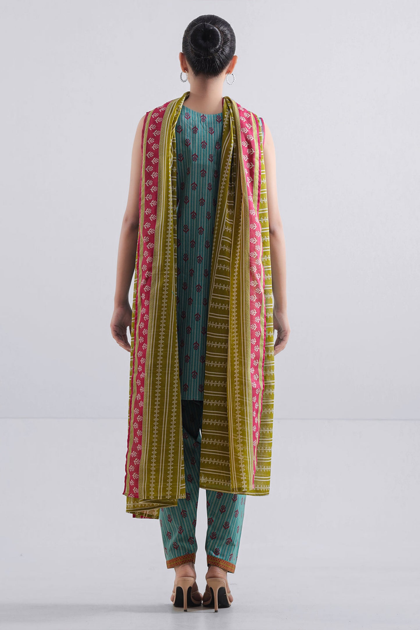 Saya Unstitched 100% Original LAWN 3 Suit In WHOLESALE PRICE 💯✨