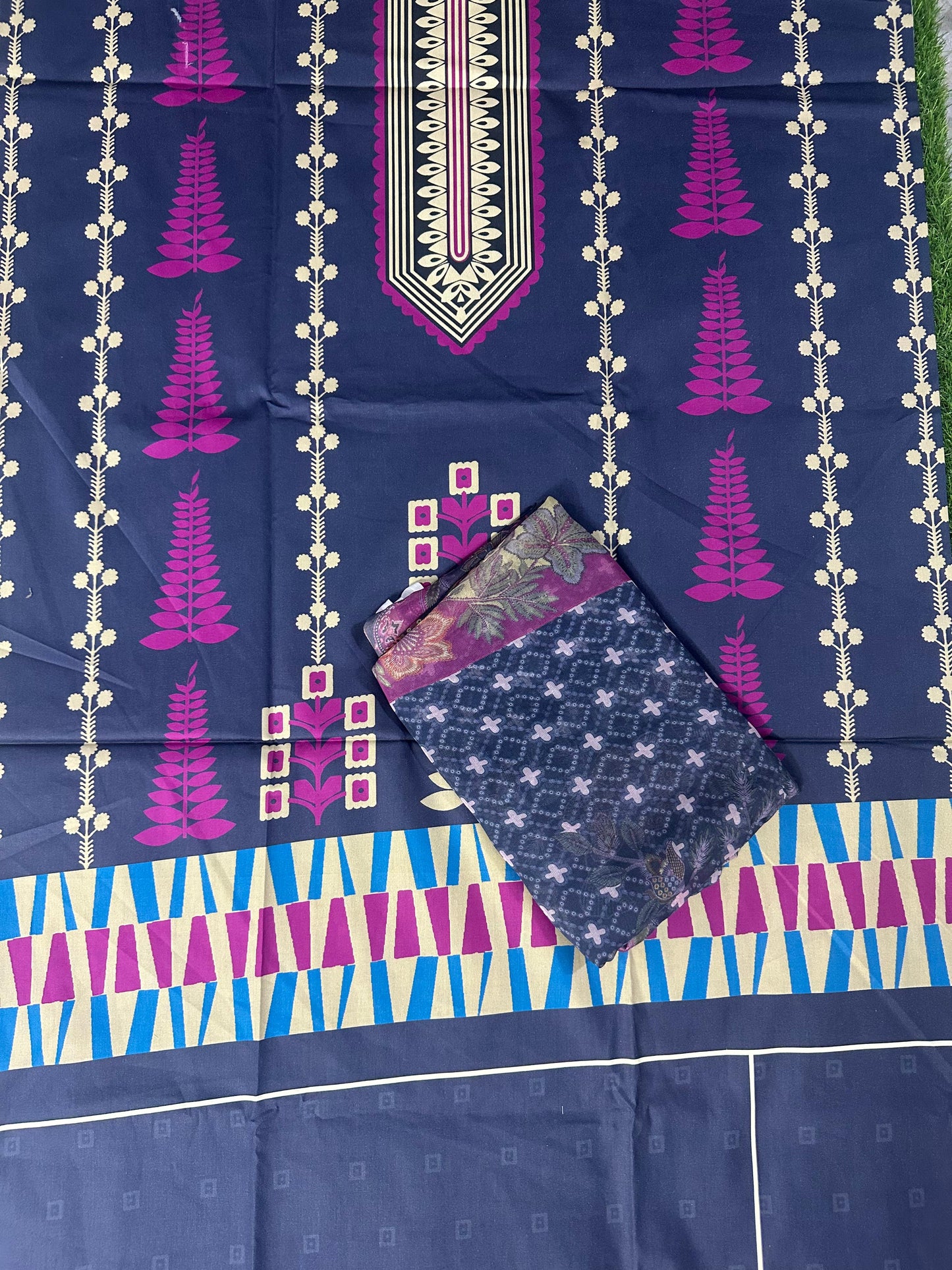 🌸Bonanza Satrangi 🌸
2-Piece Unstitched Lawn Collection🤩
