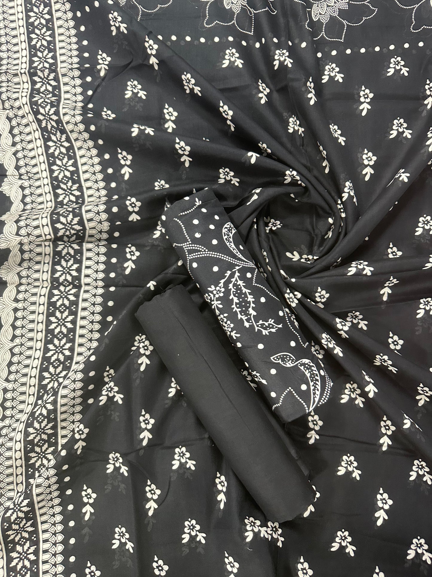 Five Star Classic D-1 – 3PCS Unstitched Lawn Collection