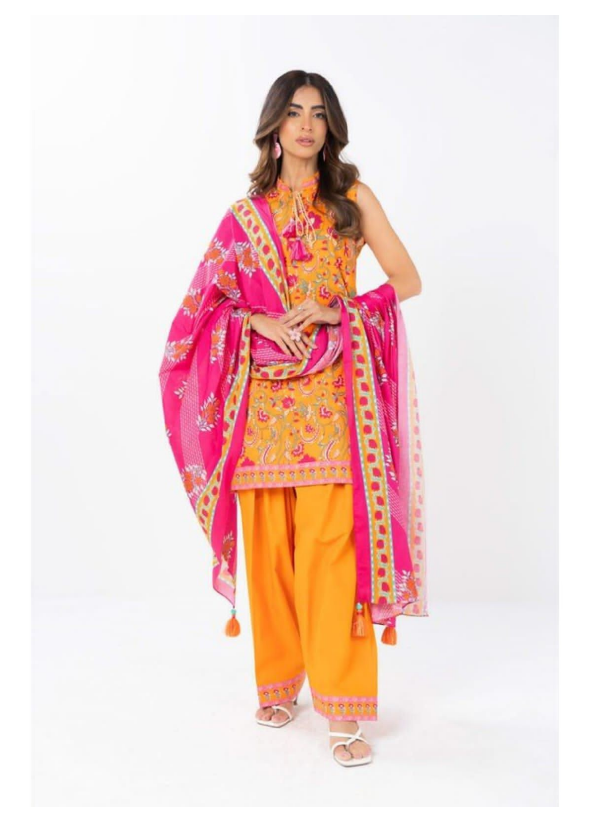 Alkaram Digital Printed Lawn 3 Piece ๐๐งก
