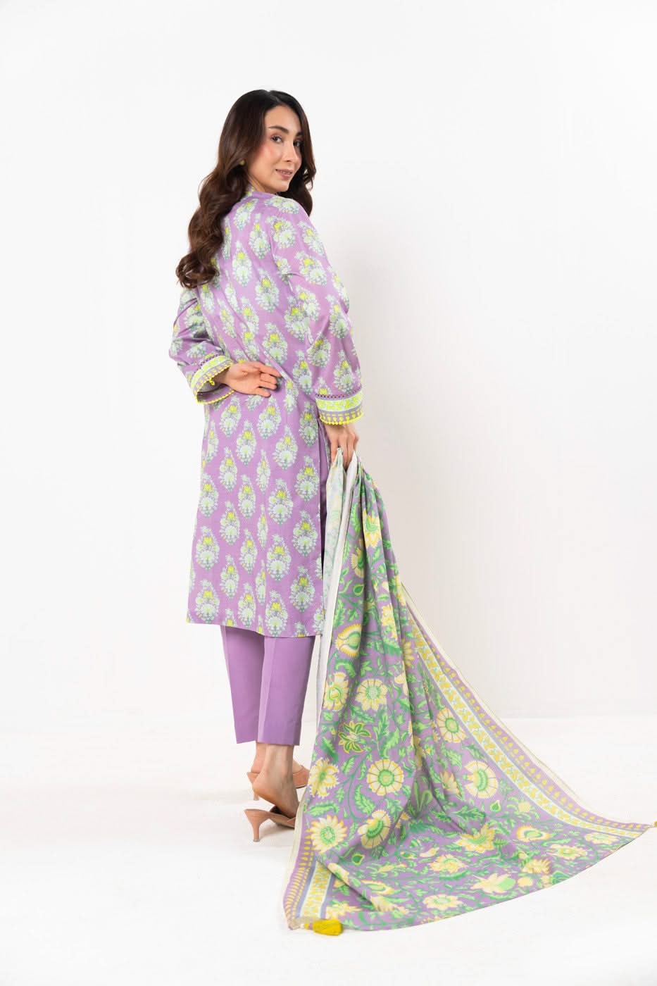 Alkaram Digital Printed Lawn 3 Piece 😉🧡