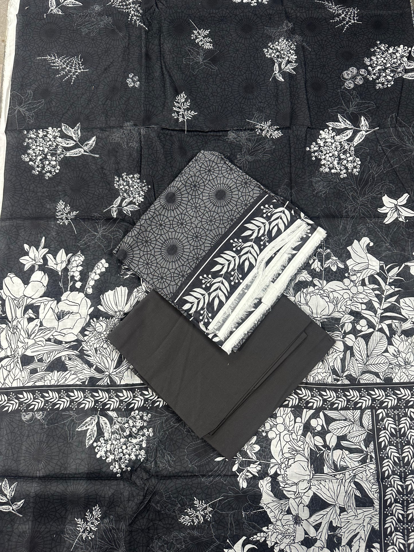 Salitex New Year Sale 100% Original Lawn ❤️