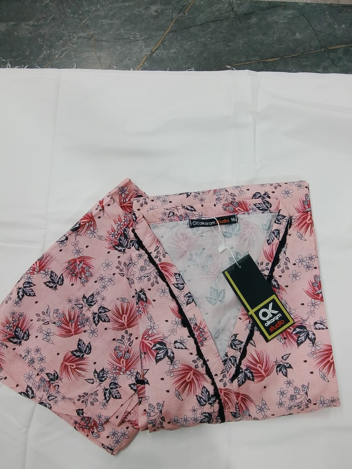 Alkaram Stitched Lawn Cords Set 🔥 Available in Medium & Large Sizes – Elegant, Comfortable & Ready to Wear.