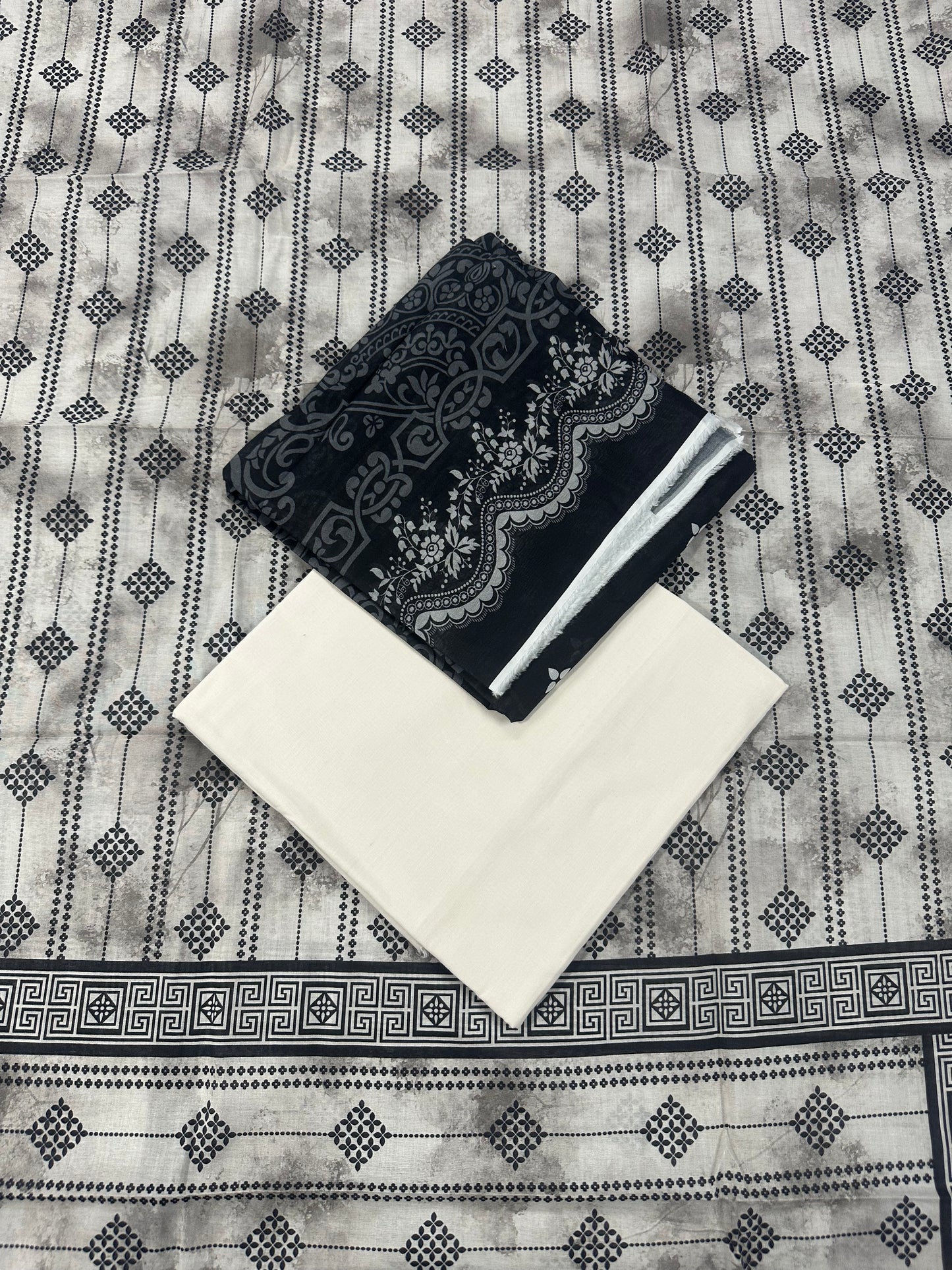 Salitex New Year Sale 100% Original Lawn ❤️