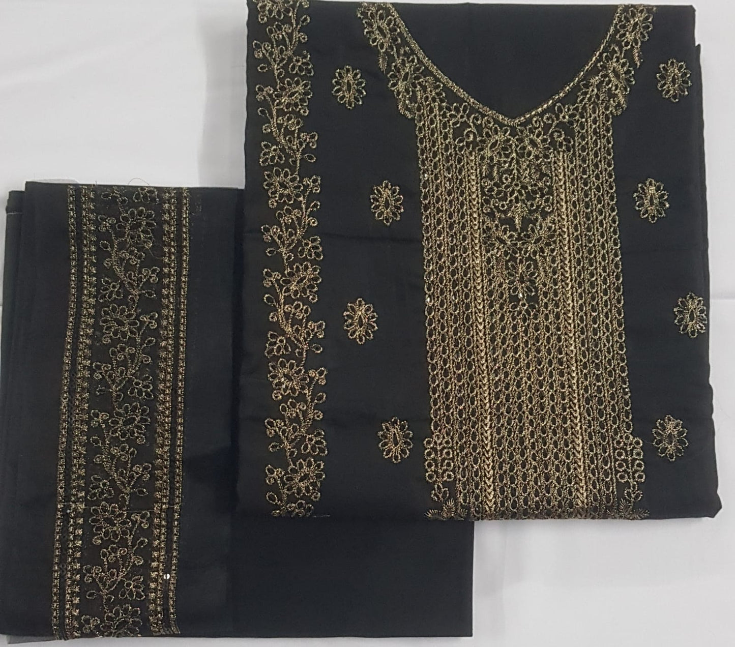 🩵 Saqafat – 100% Original 2PC With Zari Embroidered Lawn 🌸