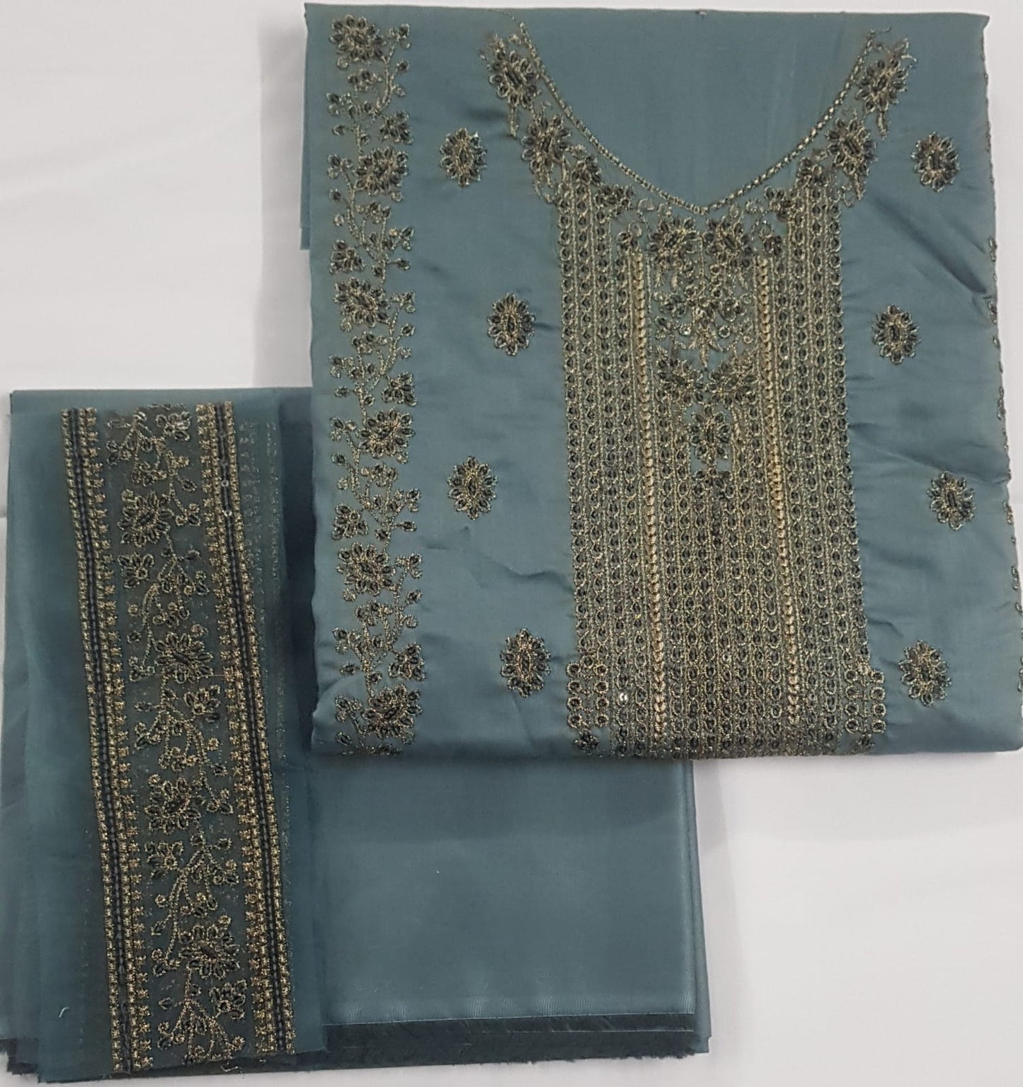 🩵 Saqafat – 100% Original 2PC With Zari Embroidered Lawn 🌸