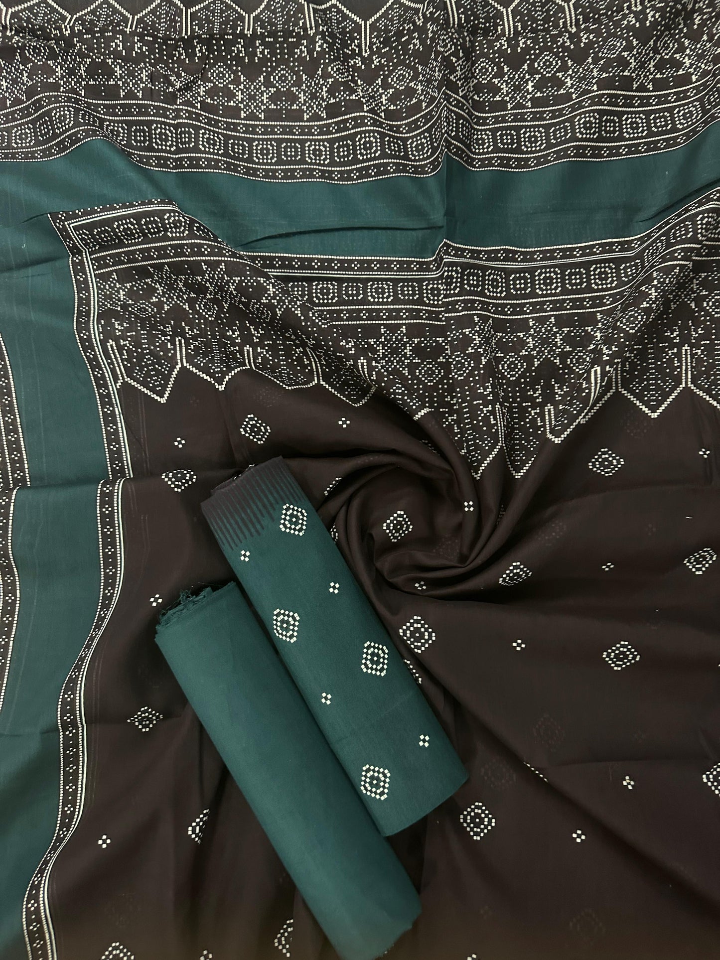 Five Star Classic D-27 – 3PCS Unstitched Lawn Collection