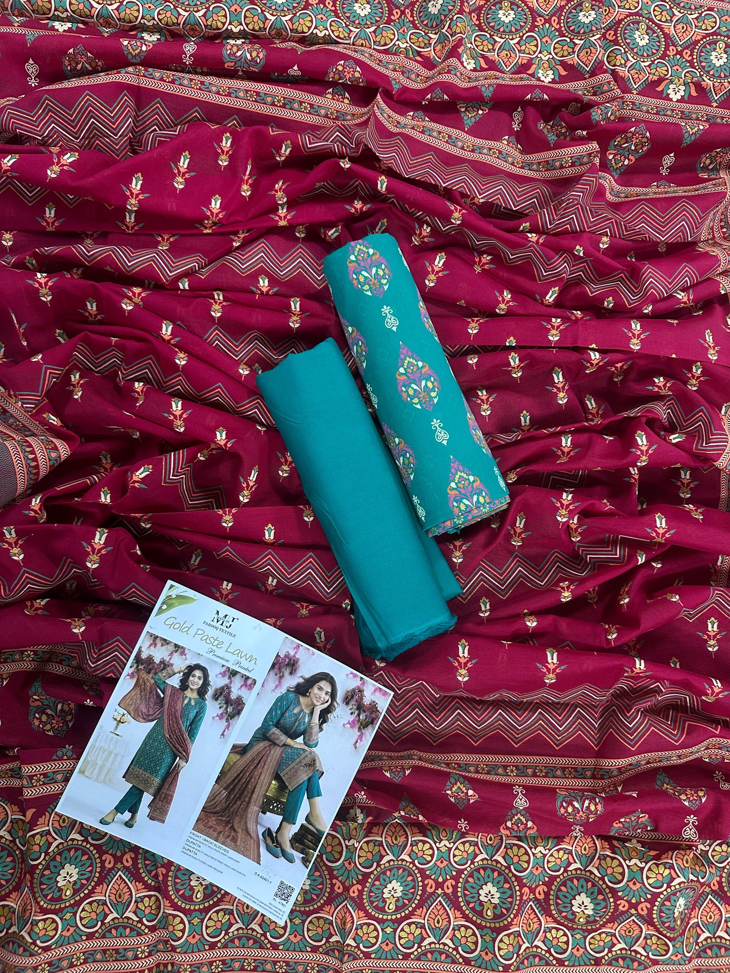 MJ D #A0401-1 – Gold Paste Printed Lawn 3Pcs Collection