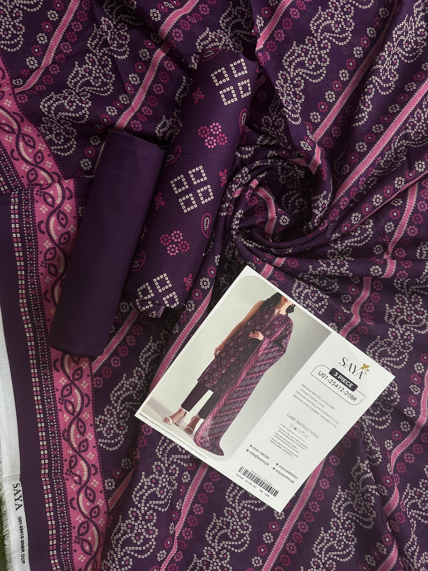 Saya D.C:- U01-25412-20BR - 3 Pcs Printed Lawn