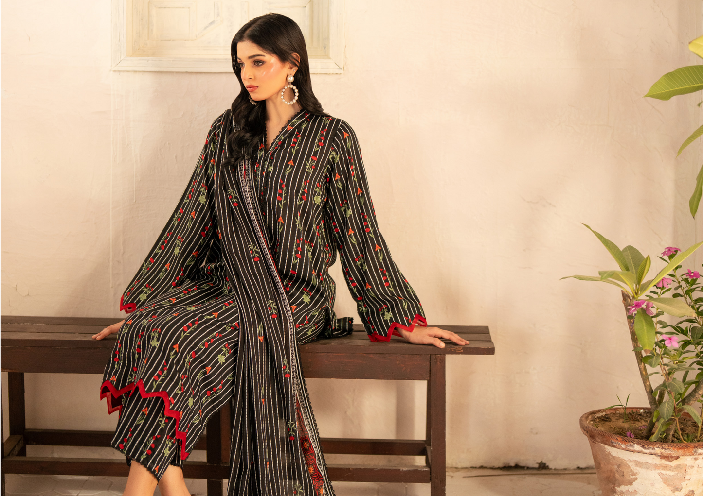 ✨🌿 SALINA SEPARATES – DIGITAL PRINTED LAWN COLLECTION 🌿✨ Design #10
Vol 2 – 2026 | By Regalia Textile