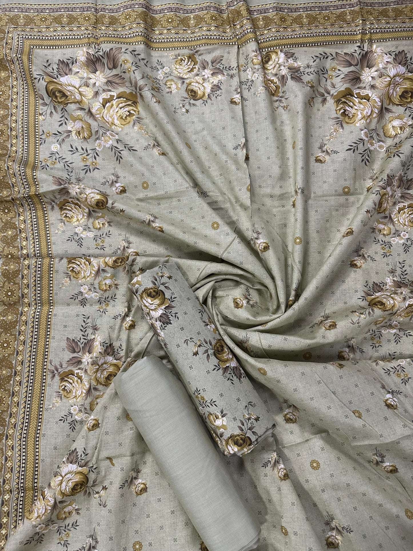 Five Star Classic D-23 – 3PCS Unstitched Lawn Collection