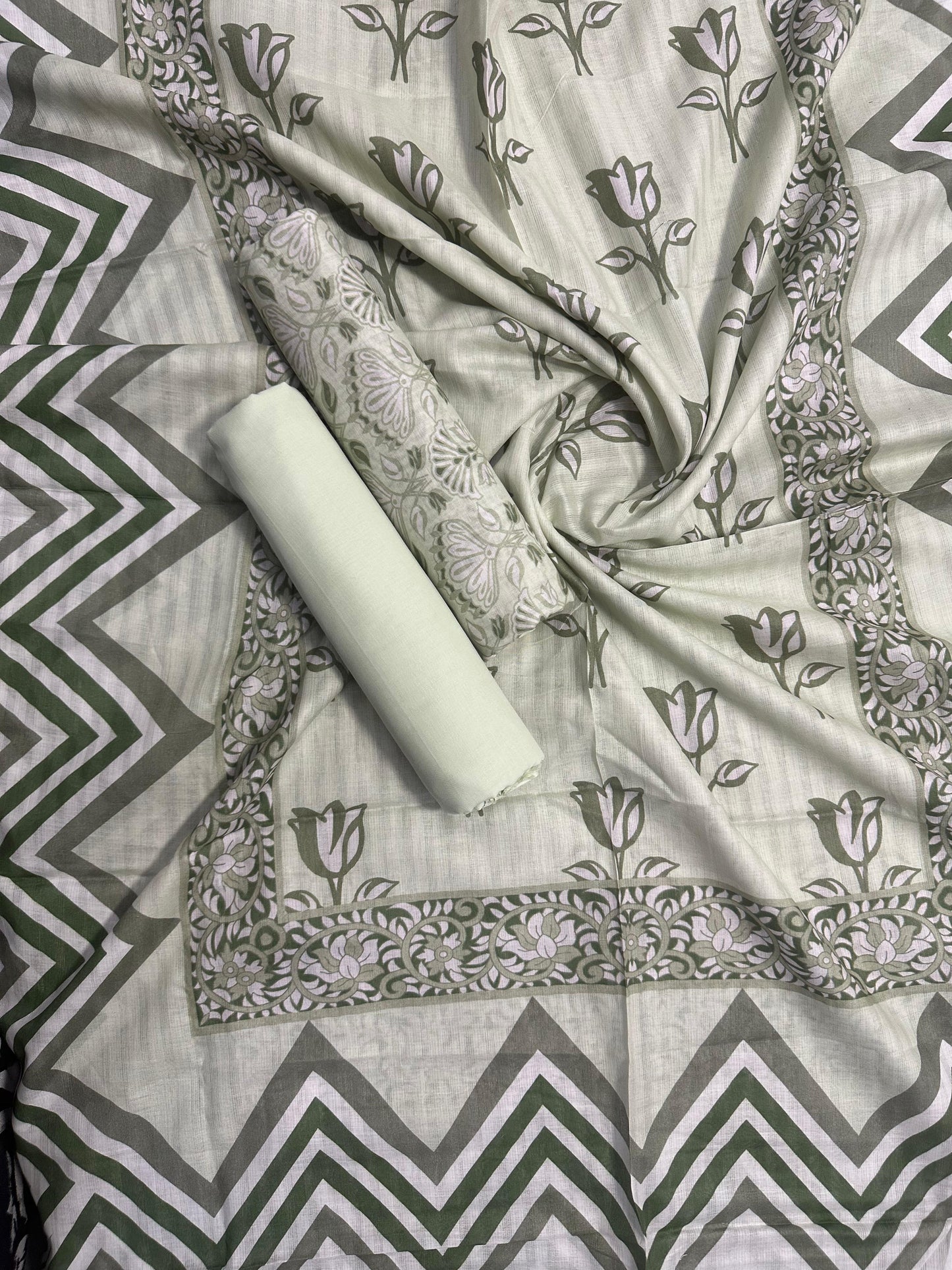 ZAMAN D-17 PRINTED UNSTITCHED 3PCS COLLECTION