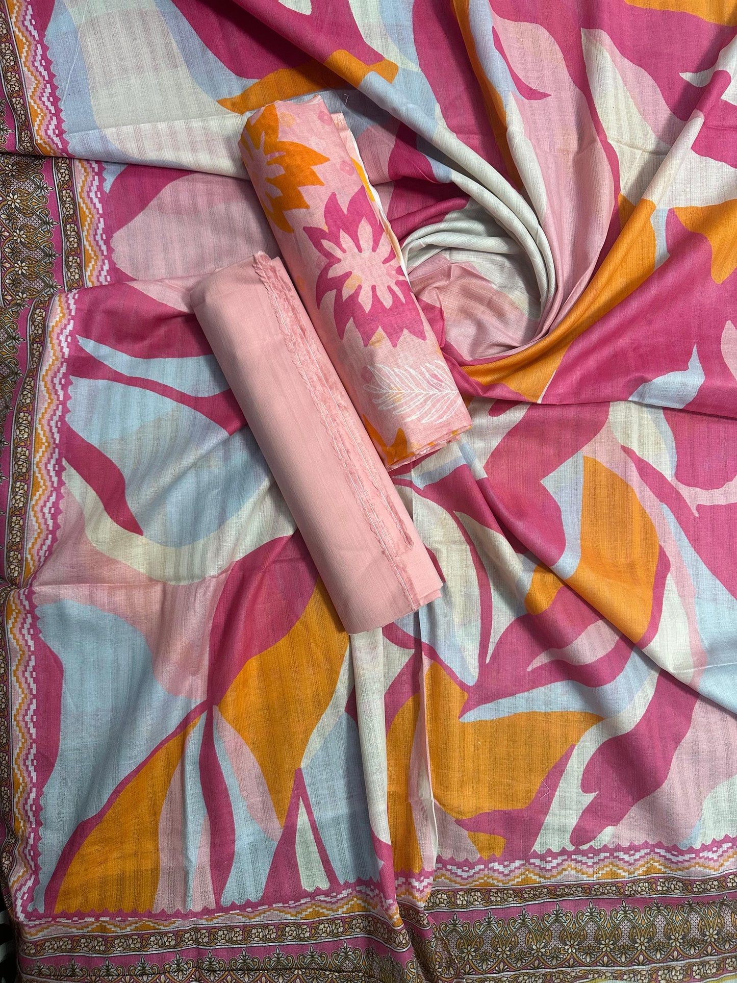 ZAMAN D-04 PRINTED UNSTITCHED 3PCS COLLECTION