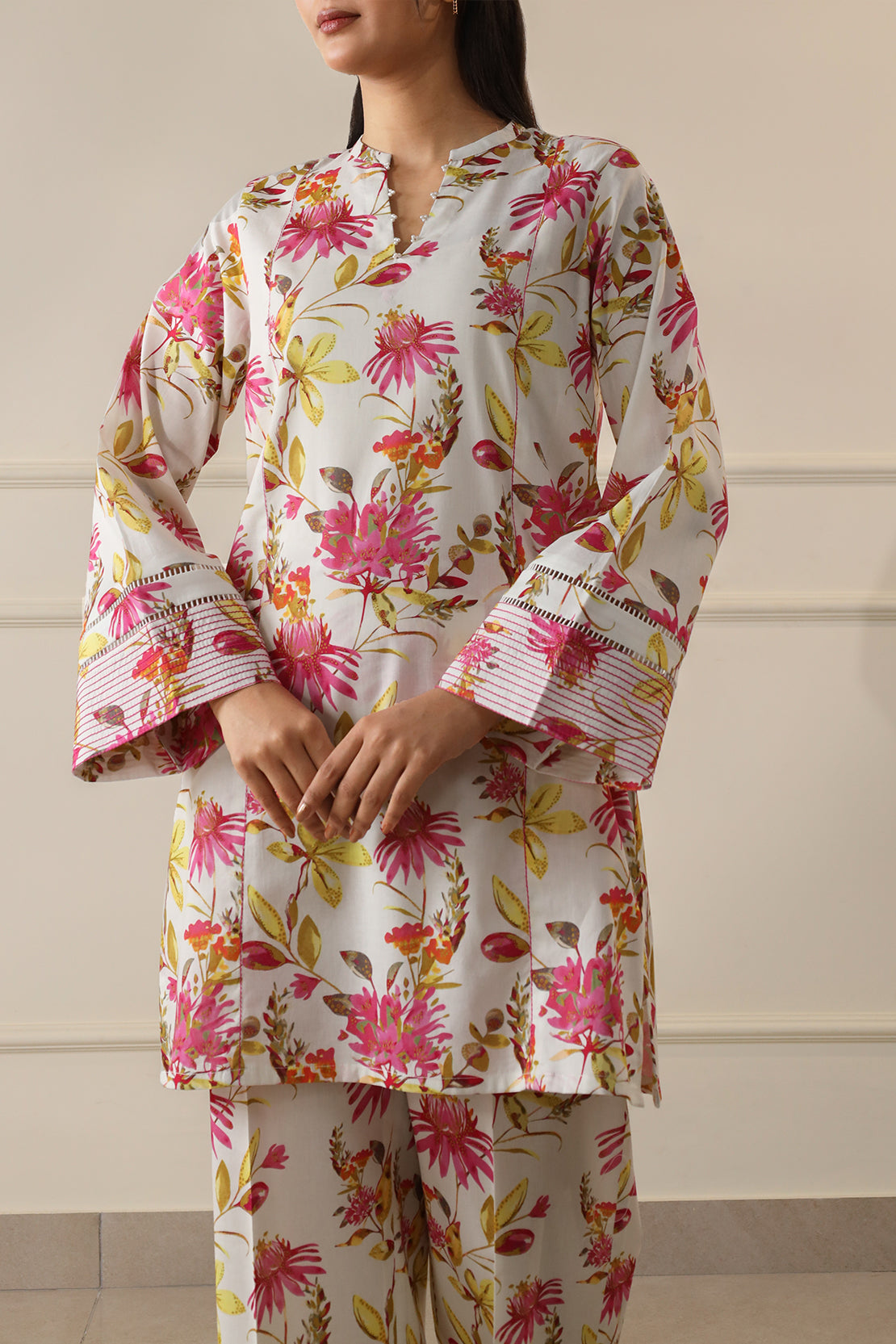 SAYA Unstitched LAWN DORIA STRIPE 2PCS 🥳🔥