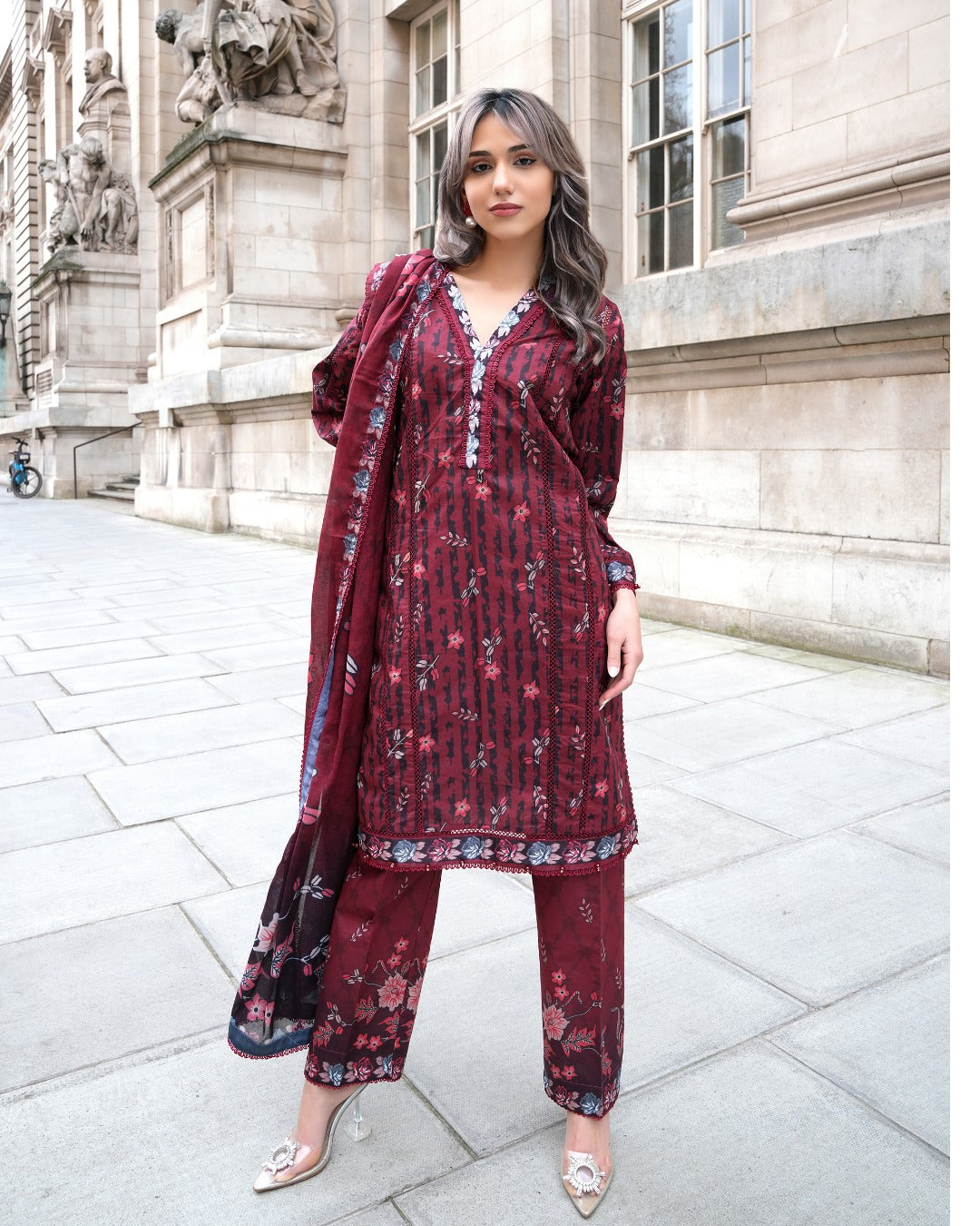 Saya 3 PCs Unstitched Lawn Collection D.No :-05