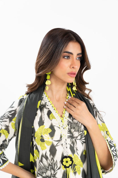 Alkaram Digital Printed Lawn 3 Piece 😉🧡