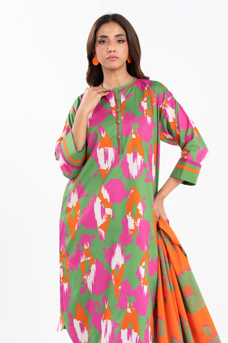 Alkaram Digital Printed Lawn 3 Piece 😉🧡